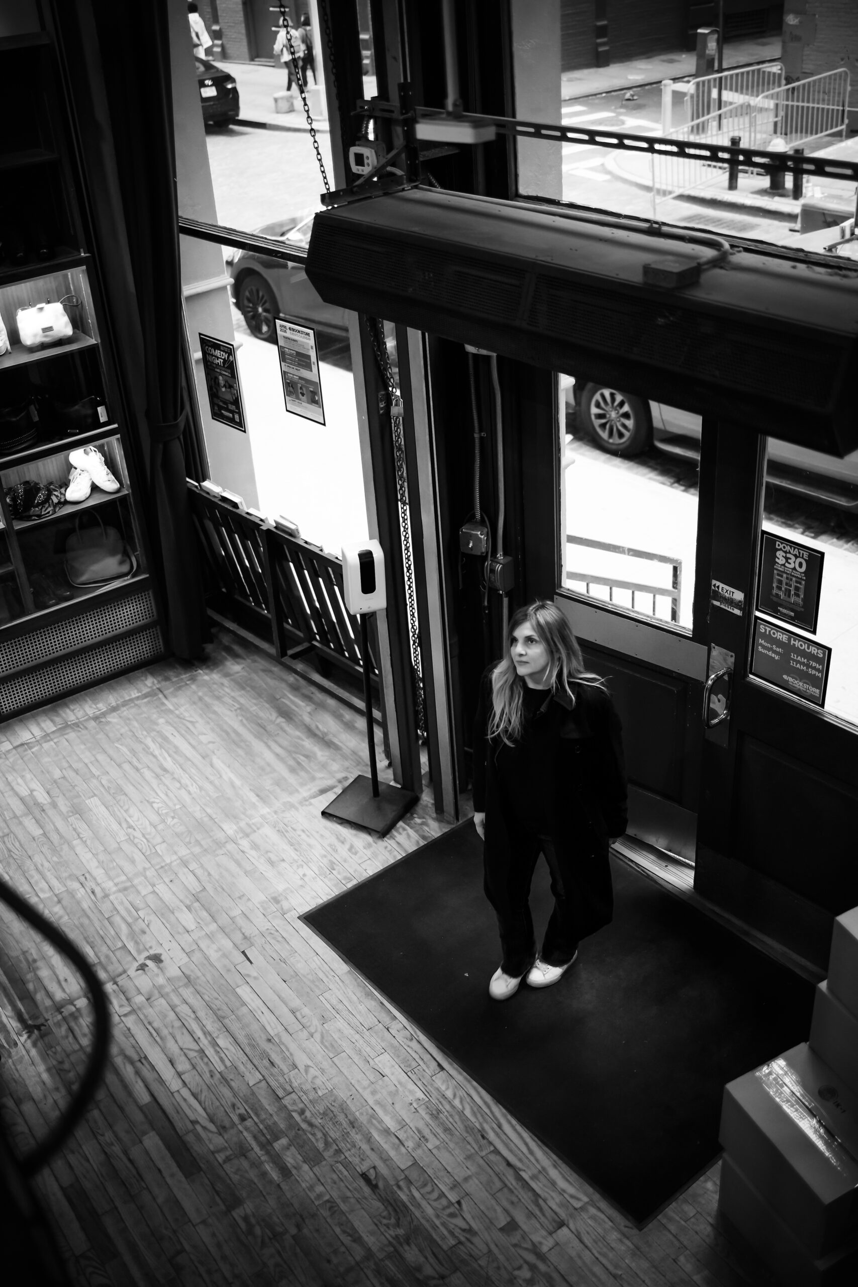 love unexplained julie tower paris photographer - moments that refuse to be explained